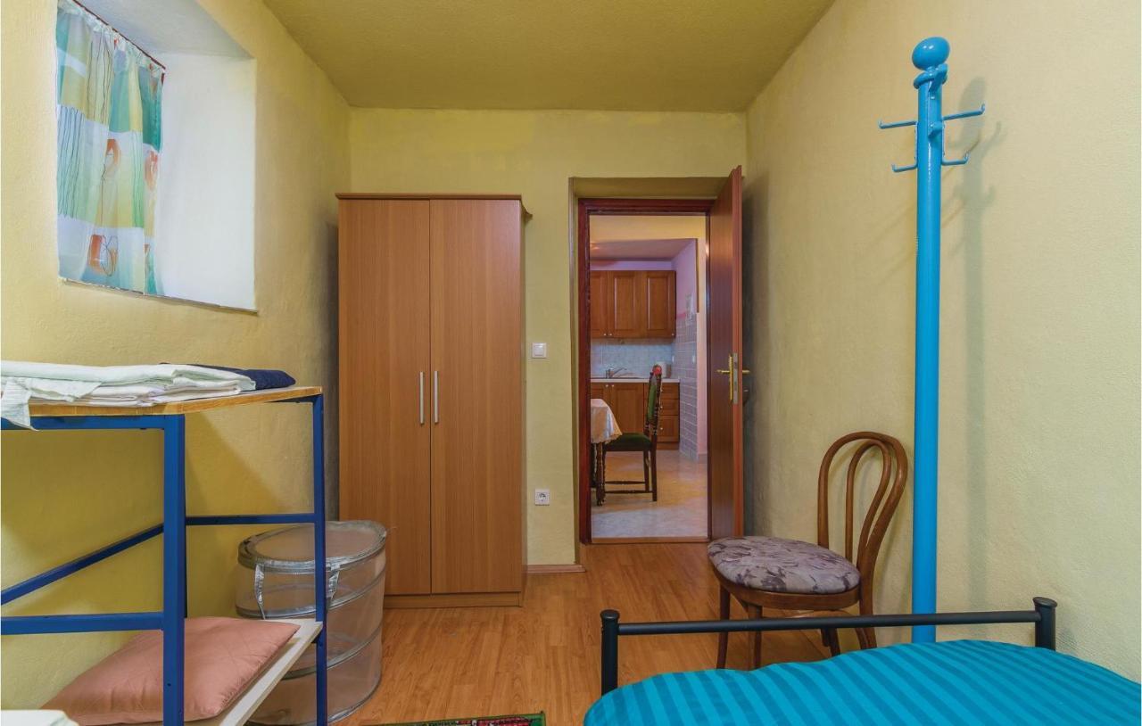 Pet Friendly Apartment In Porec With Wifi Kültér fotó