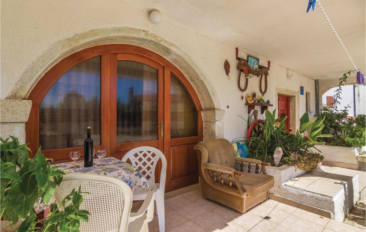 Pet Friendly Apartment In Porec With Wifi Kültér fotó