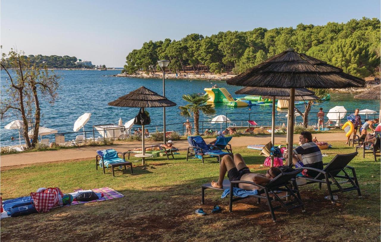 Pet Friendly Apartment In Porec With Wifi Kültér fotó
