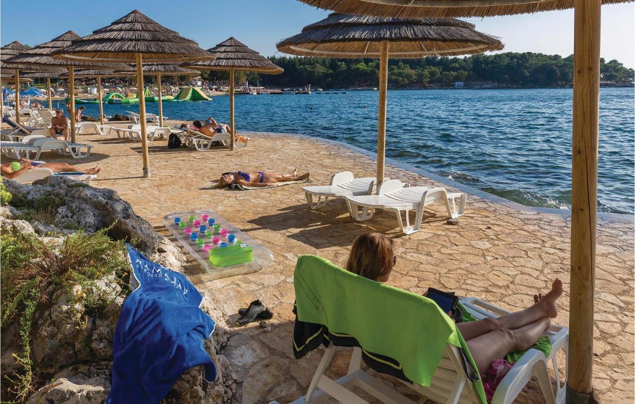 Pet Friendly Apartment In Porec With Wifi Kültér fotó