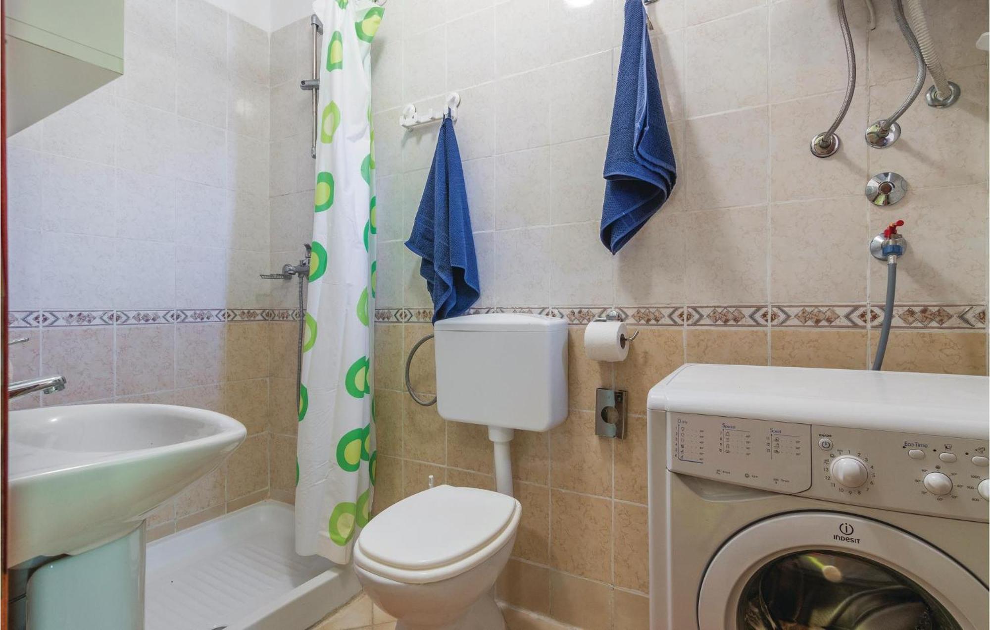Pet Friendly Apartment In Porec With Wifi Kültér fotó
