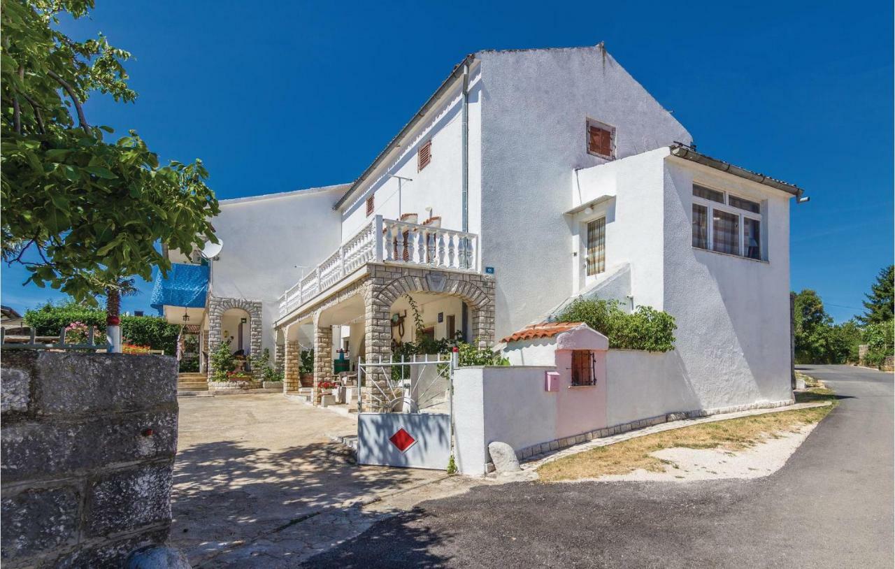 Pet Friendly Apartment In Porec With Wifi Kültér fotó