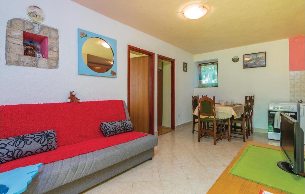 Pet Friendly Apartment In Porec With Wifi Kültér fotó